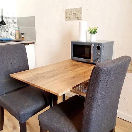 Studio Renove De 20 M2 Pour Deux Personnes Apartamento Blaye-Les-Mines Exterior foto
